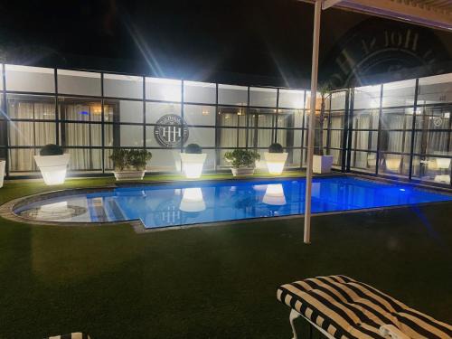 Kimberley Hotel | Halfway House Hotel