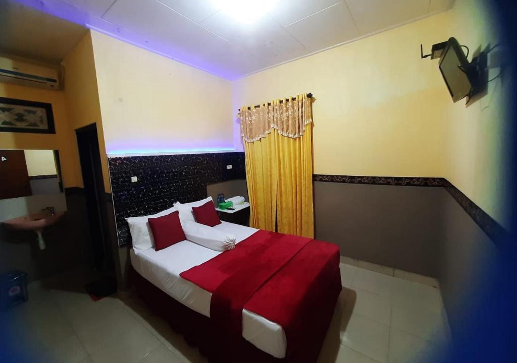 Kalipuro Bed & Breakfast | HALFWAY House