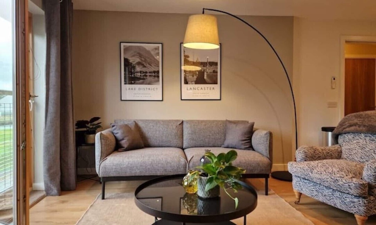 Slyne Apartment | Halton Hideaway - Easy access to village life