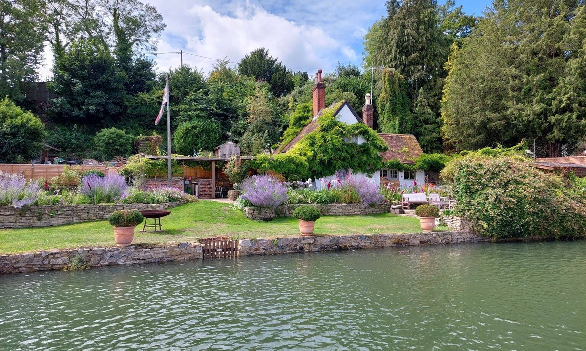 Bursledon Cottage | Hamble Riverside Cottage - Luxury Cottages