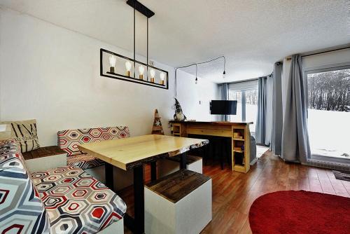 Stoneham Apartment | Hameau 28-51 Studio