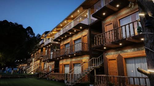 Jaiharikhal Hotel | Hamilton palace