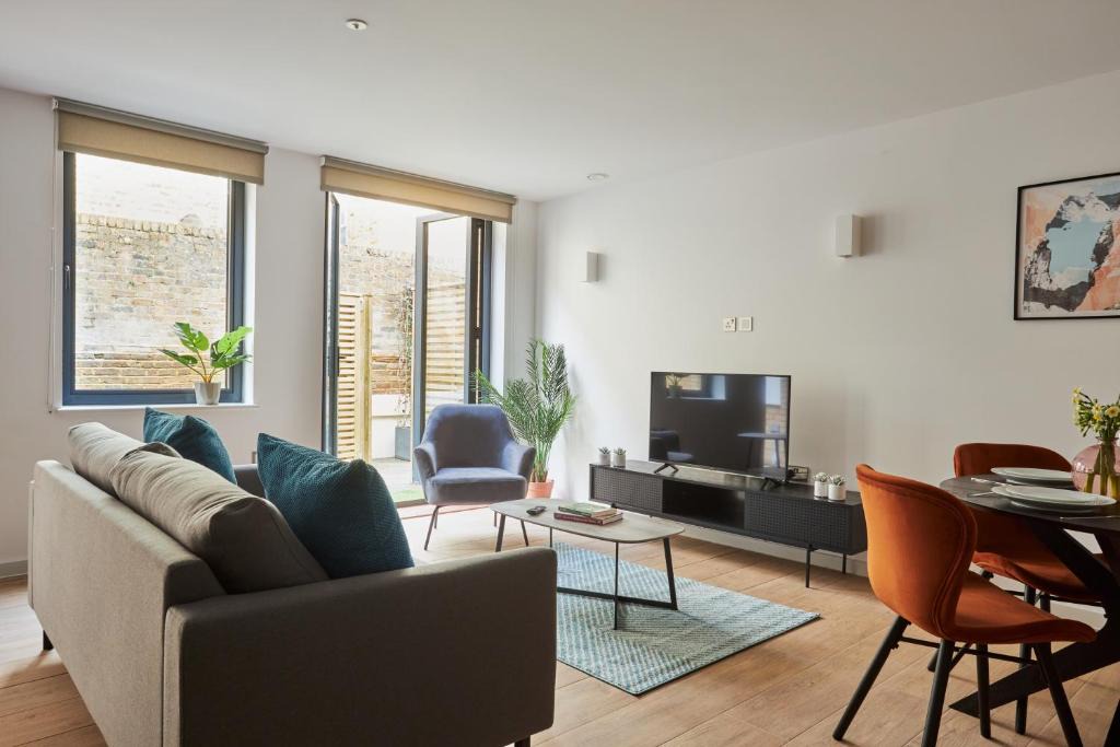 Hammersmith Broadway Apartment | Hammersmith Mews by Viridian Apartments