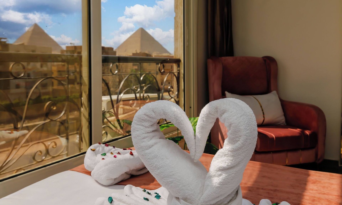 Kafrat al Jabal Hotel | Hammis Pyramids View