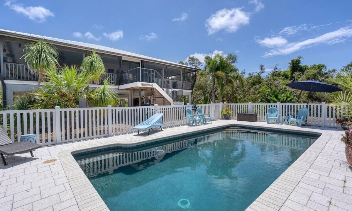 South Venice House | Hammock Haven - huge wraparound porch overlooking pool