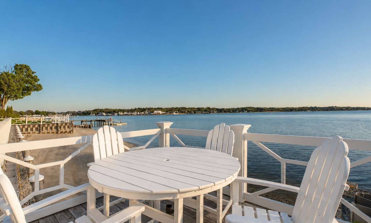 Hampton Bays House | Hampton Bays Townhouse - Pool, Beach Access