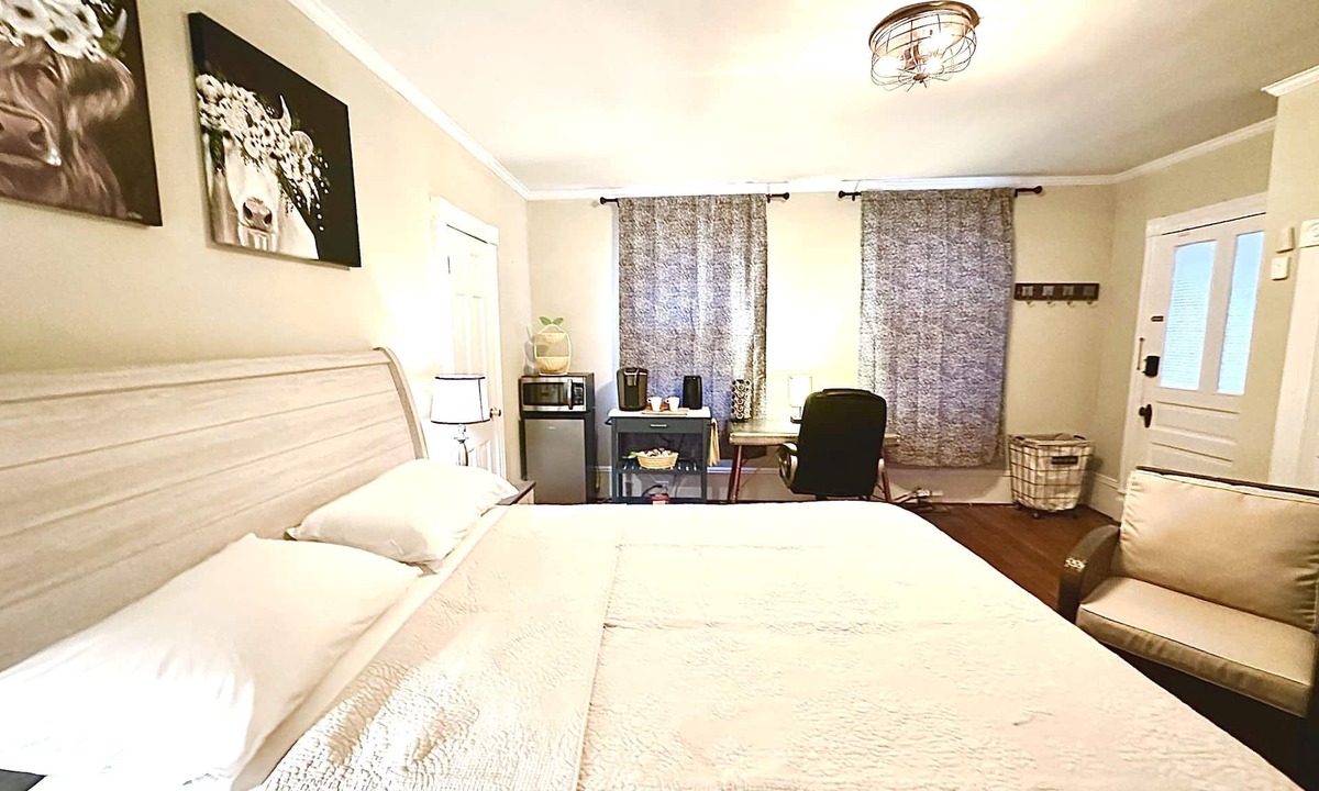 Sumter Apartment | Hampton Historic District Colonial Downtown