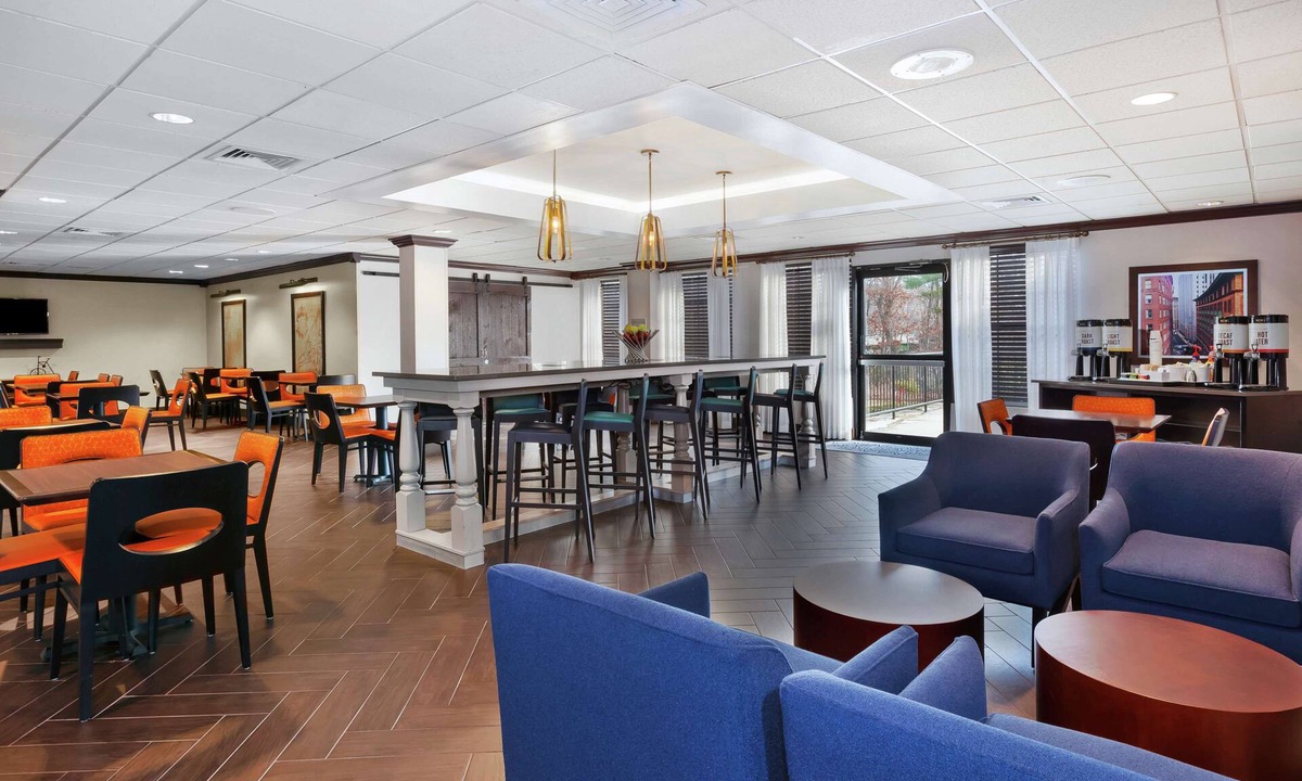 Peabody Hotel | Hampton Inn Boston/Peabody