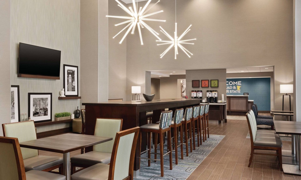 Brooklyn Park Hotel | Hampton Inn Brooklyn Park