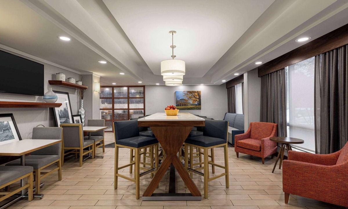 Charlottesville Hotel | Hampton Inn Charlottesville