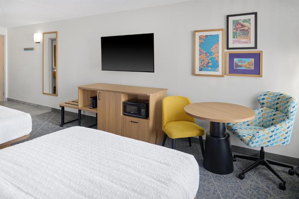 Carol Stream Hotel | Hampton Inn Chicago-Carol Stream