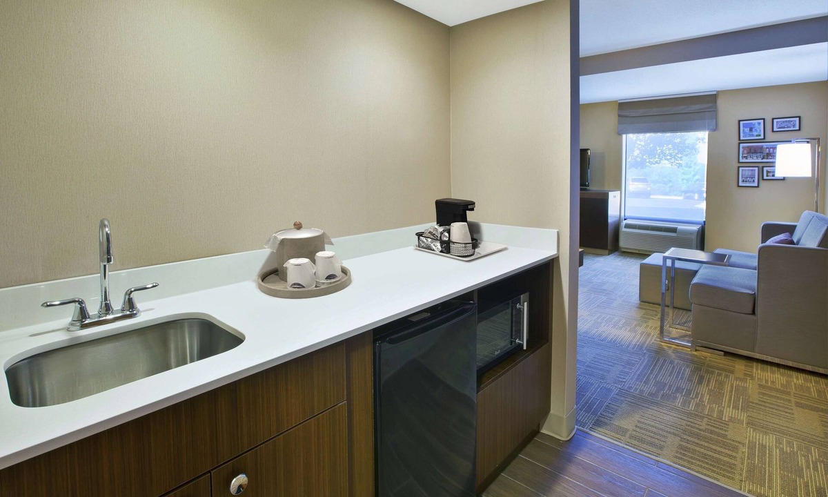 Commerce Township Hotel | Hampton Inn Commerce Novi