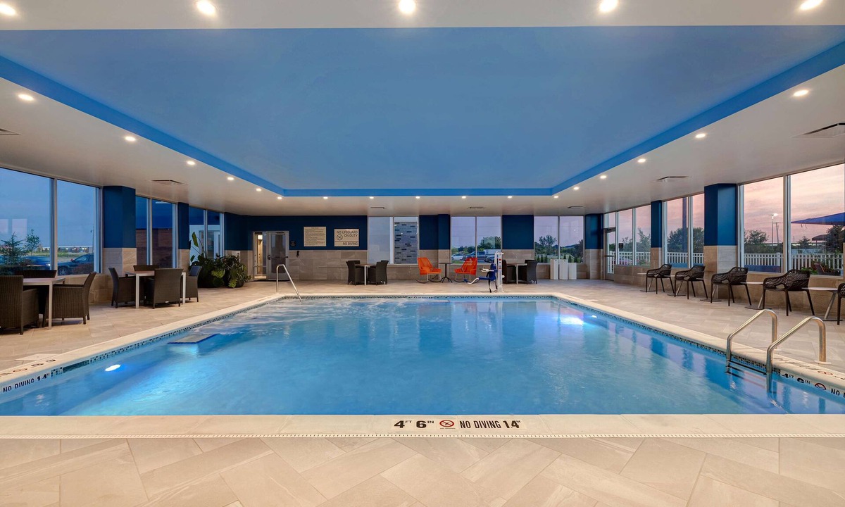 Crown Point Hotel | Hampton Inn Crown Point