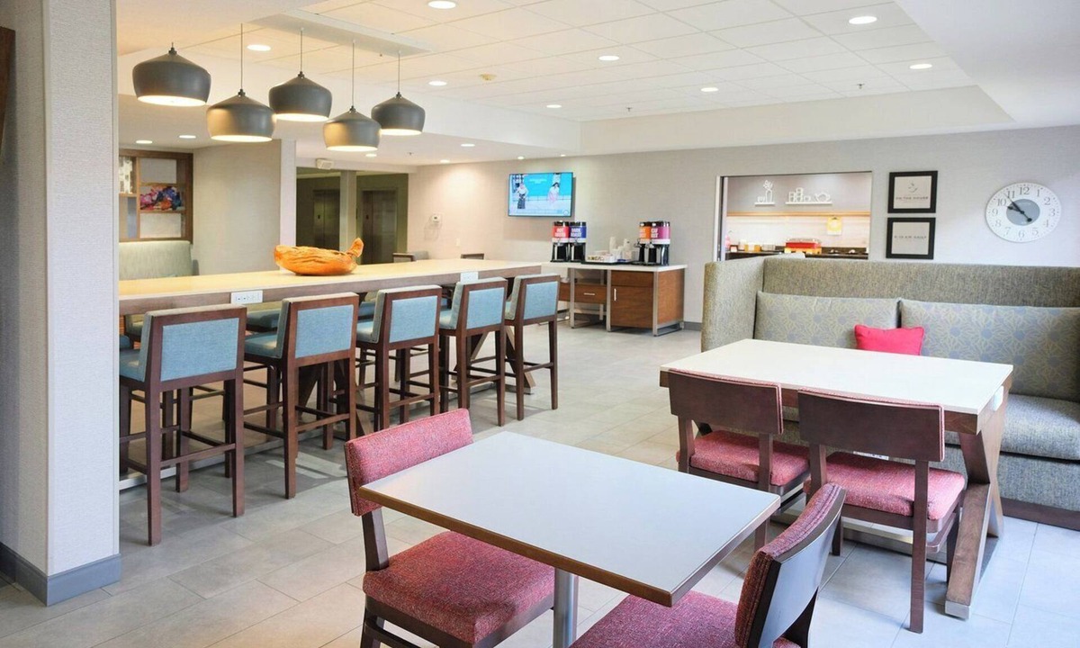 Lima Hotel | Hampton Inn Lima