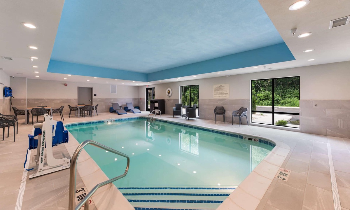 Niles Hotel | Hampton Inn Niles