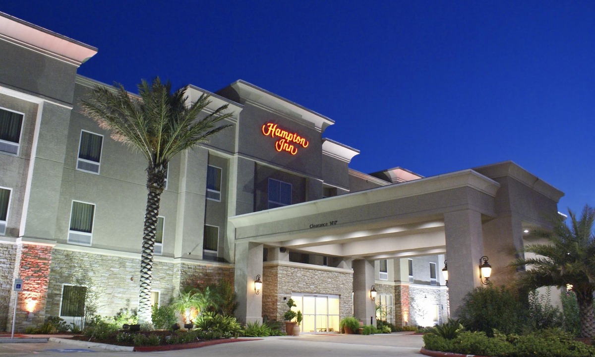 Orange Hotel | Hampton Inn Orange