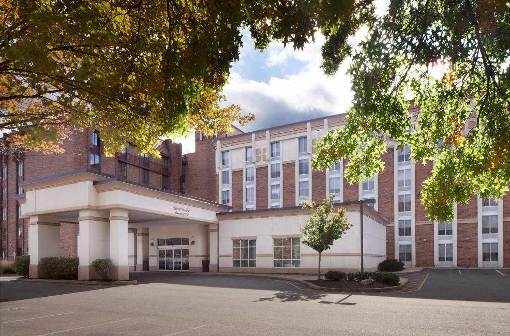 Cedar Knolls Hotel | Hampton Inn Parsippany