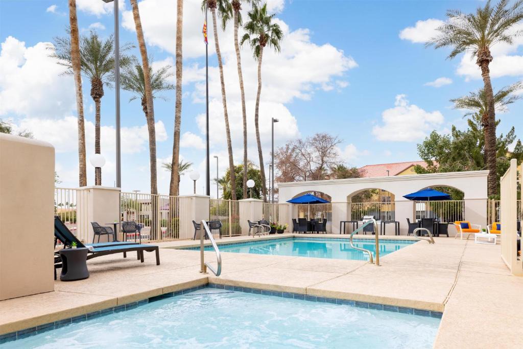 Chandler Hotel | Hampton Inn Phoenix-Chandler