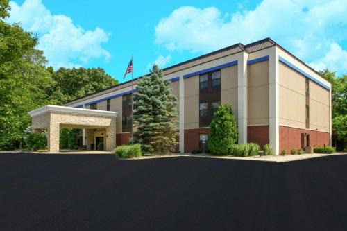 Portage Hotel | Hampton Inn Portage
