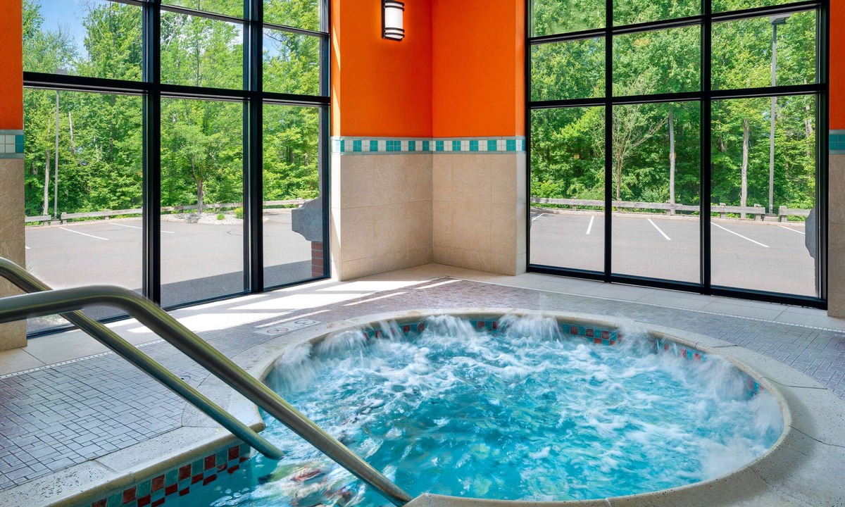 Enfield Hotel | Hampton Inn Springfield South Enfield