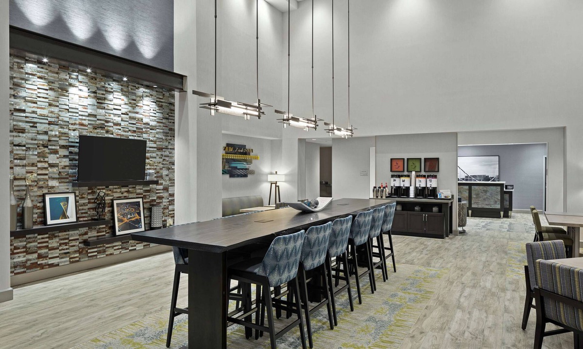 Cranberry Township Hotel | Hampton Inn & Suites Cranberry Pittsburgh