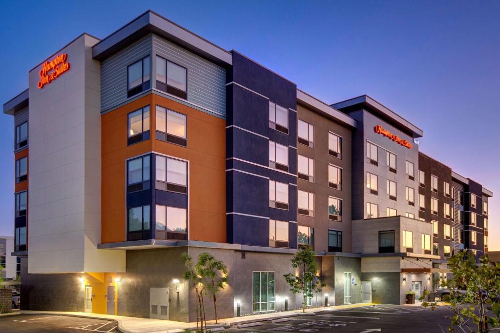 Rancho Cucamonga Hotel | Hampton Inn & Suites By Hilton Rancho Cucamonga