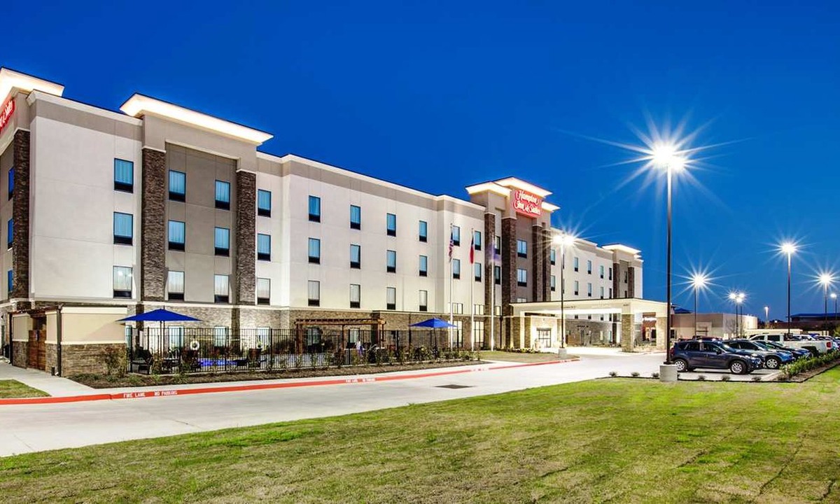 Fort Worth Hotel | Hampton Inn & Suites Dallas/Ft. Worth Airport South