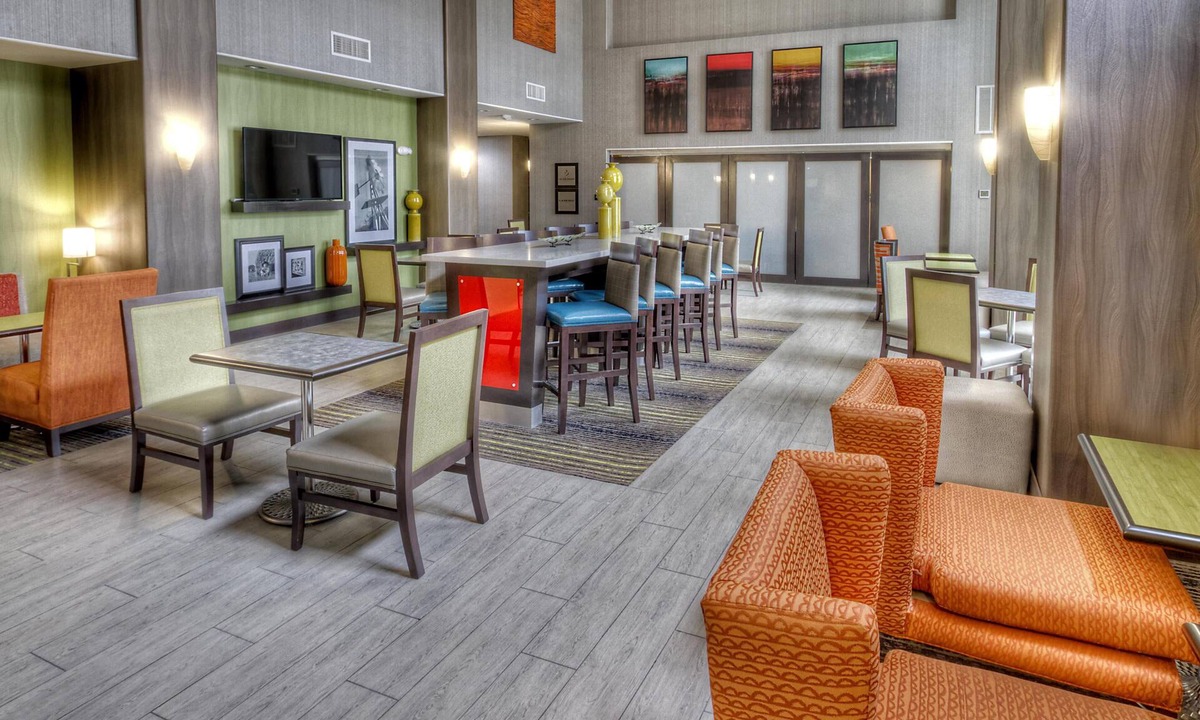 Ada Hotel | Hampton Inn & Suites Ada