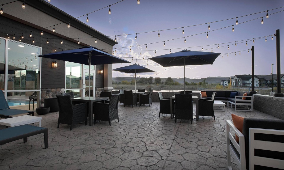 Golden Hotel | Hampton Inn & Suites by Hilton Wheat Ridge Denver West