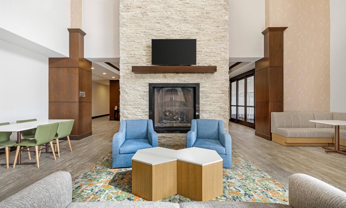 Southern Crossing Hotel | Hampton Inn & Suites Bend