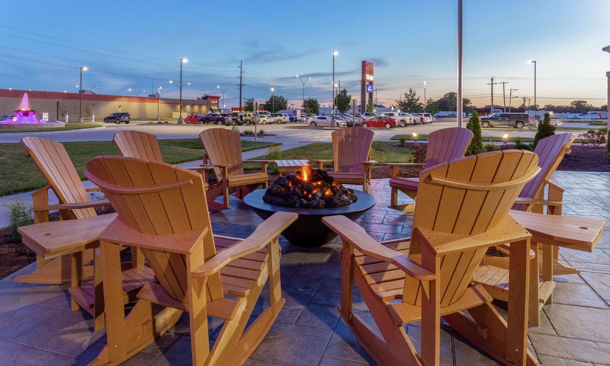 Burlington Hotel | Hampton Inn & Suites Burlington