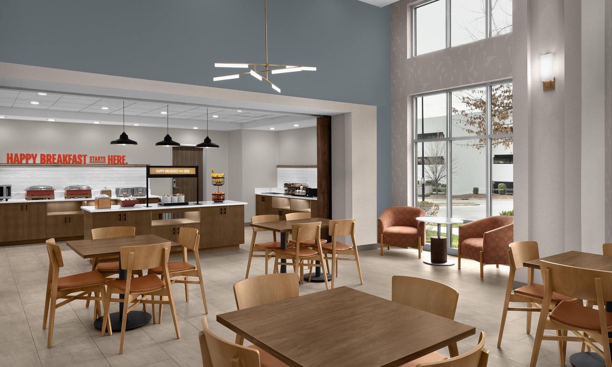 Ballantyne East Hotel | Hampton Inn & Suites Charlotte/Ballantyne