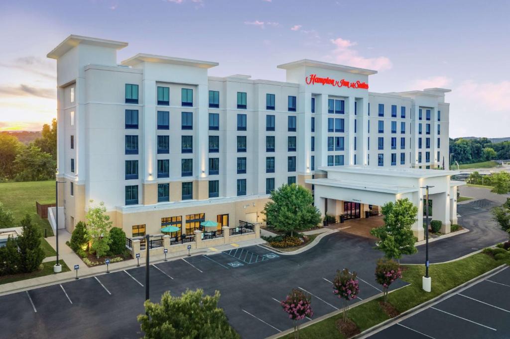 Twin Brook Hotel | Hampton Inn & Suites Chattanooga/Hamilton Place