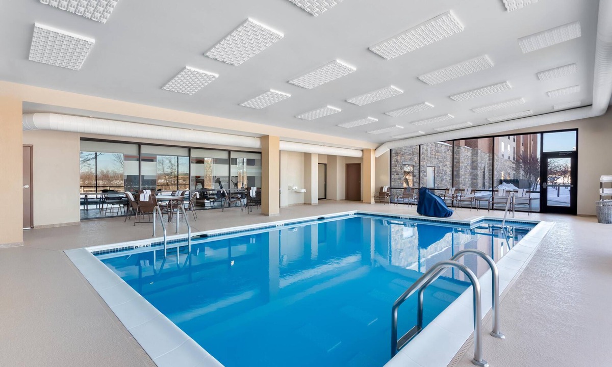 Deer Park Hotel | Hampton Inn & Suites Chicago Deer Park