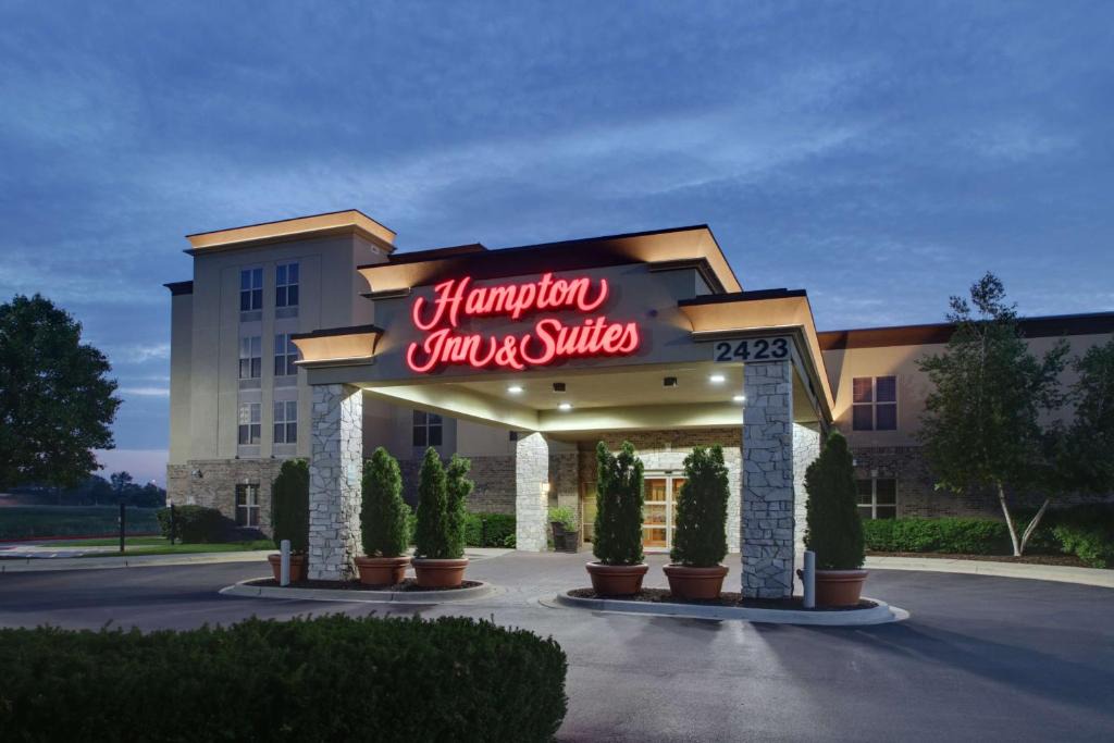 Aurora Hotel | Hampton Inn & Suites Chicago/Aurora