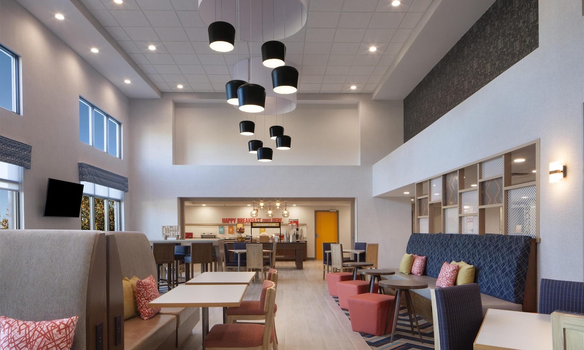 Mentor Hotel | Hampton Inn & Suites Cleveland Mentor