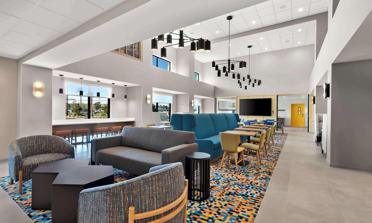 Corona Hotel | Hampton Inn & Suites Corona, Ca