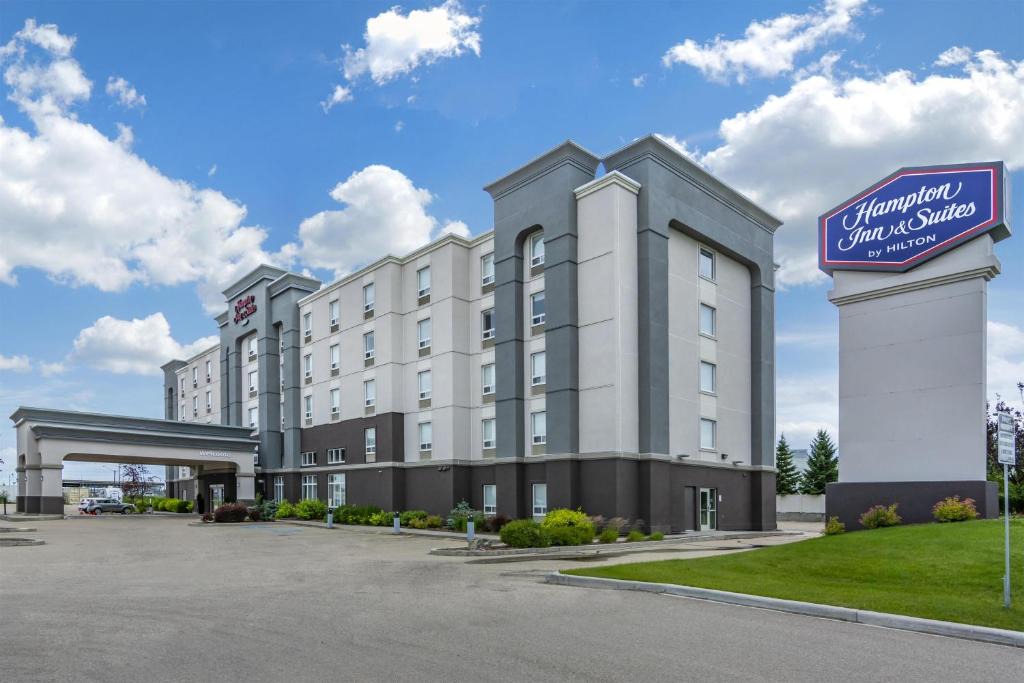 West Edmonton Hotel | Hampton Inn & Suites Edmonton/West