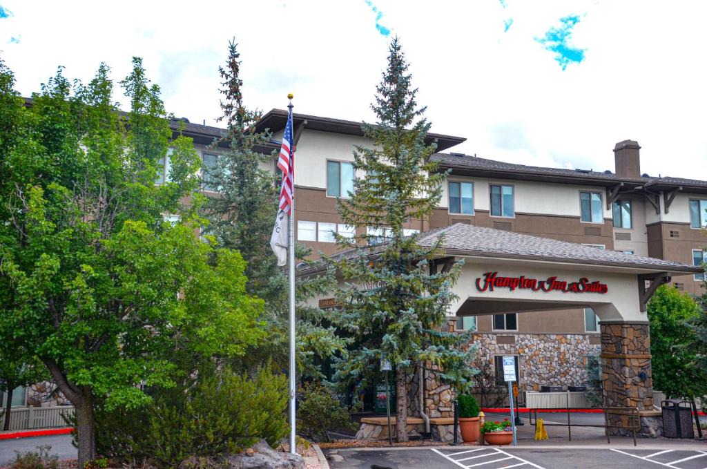 Woodlands Village Hotel | Hampton Inn & Suites Flagstaff - West