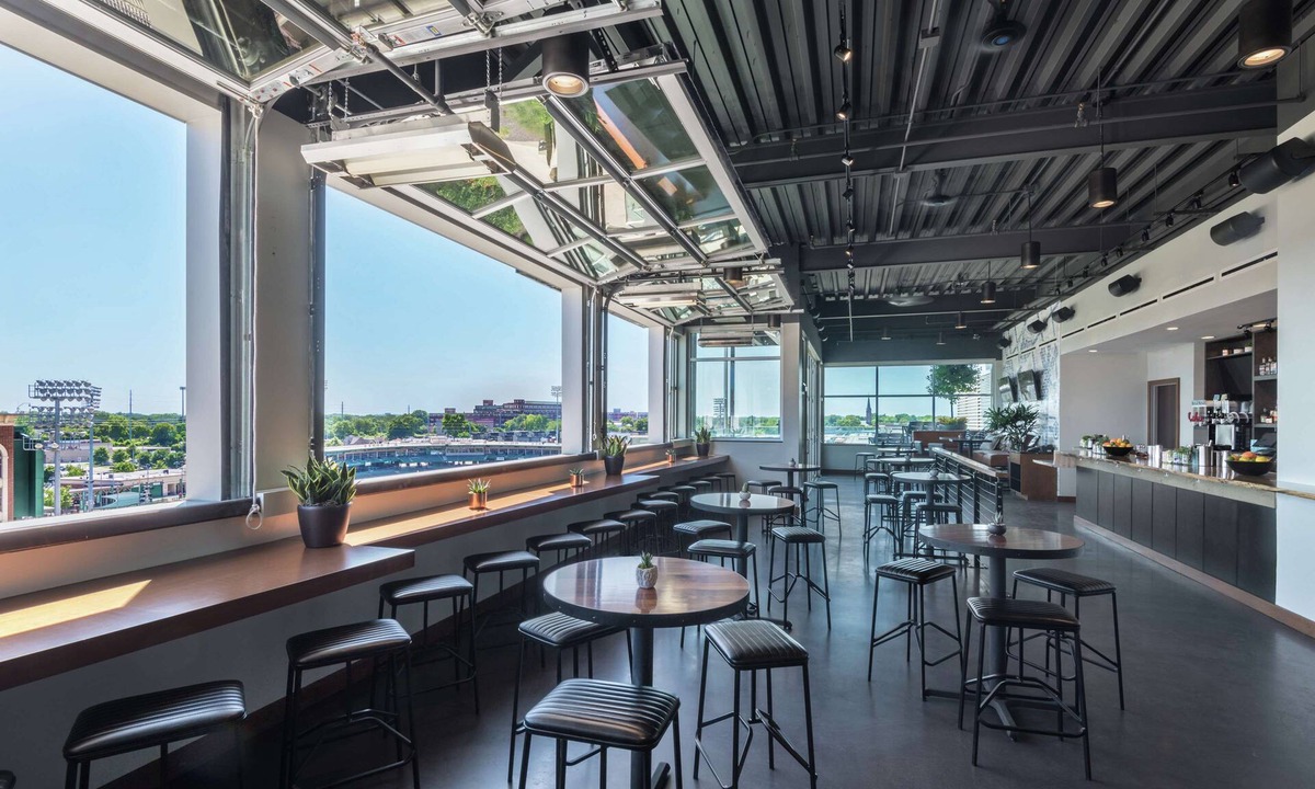 West Central Hotel | Hampton Inn & Suites Fort Wayne Downtown