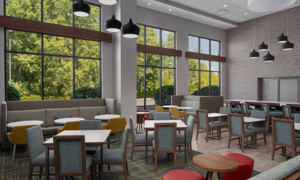 Grand Rapids Hotel | Hampton Inn & Suites Grand Rapids-Airport 28th St