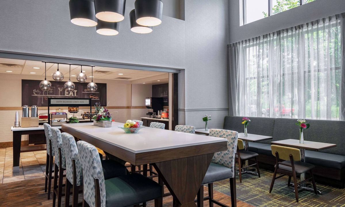 Grafton Hotel | Hampton Inn & Suites Grafton