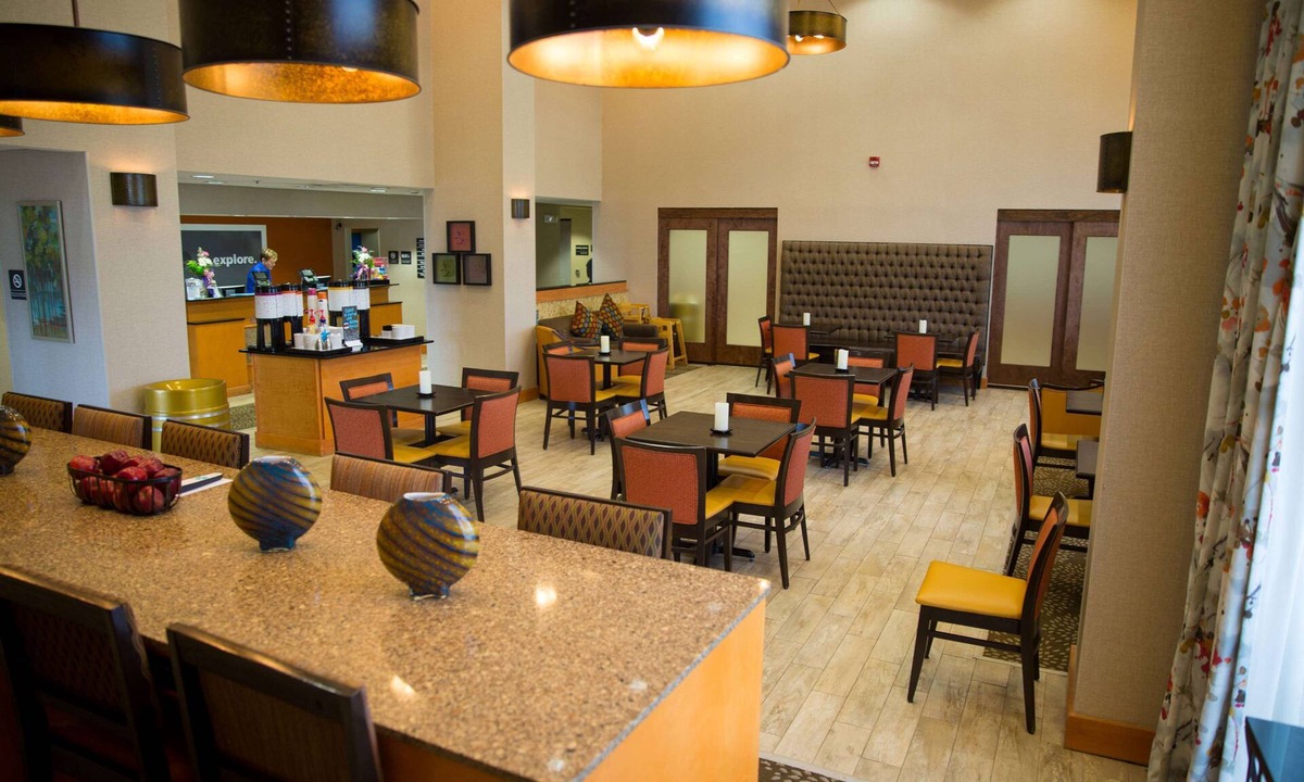 Grenada Hotel | Hampton Inn & Suites Grenada