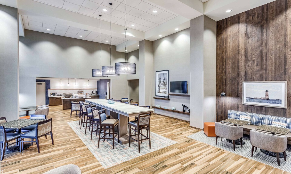 Kittery Hotel | Hampton Inn & Suites Kittery-Portsmouth