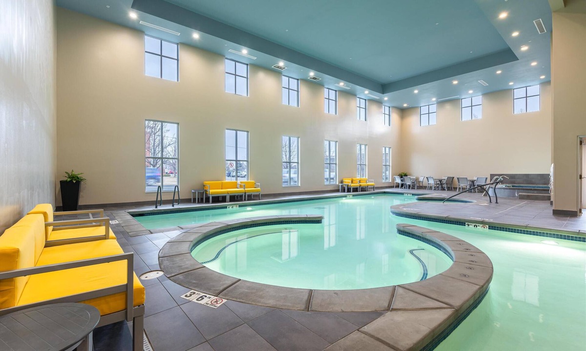 Logan Hotel | Hampton Inn & Suites Logan
