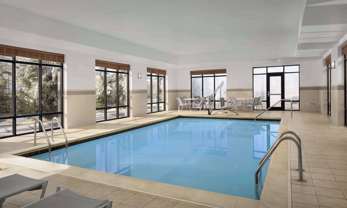 Lynchburg Hotel | Hampton Inn & Suites Lynchburg