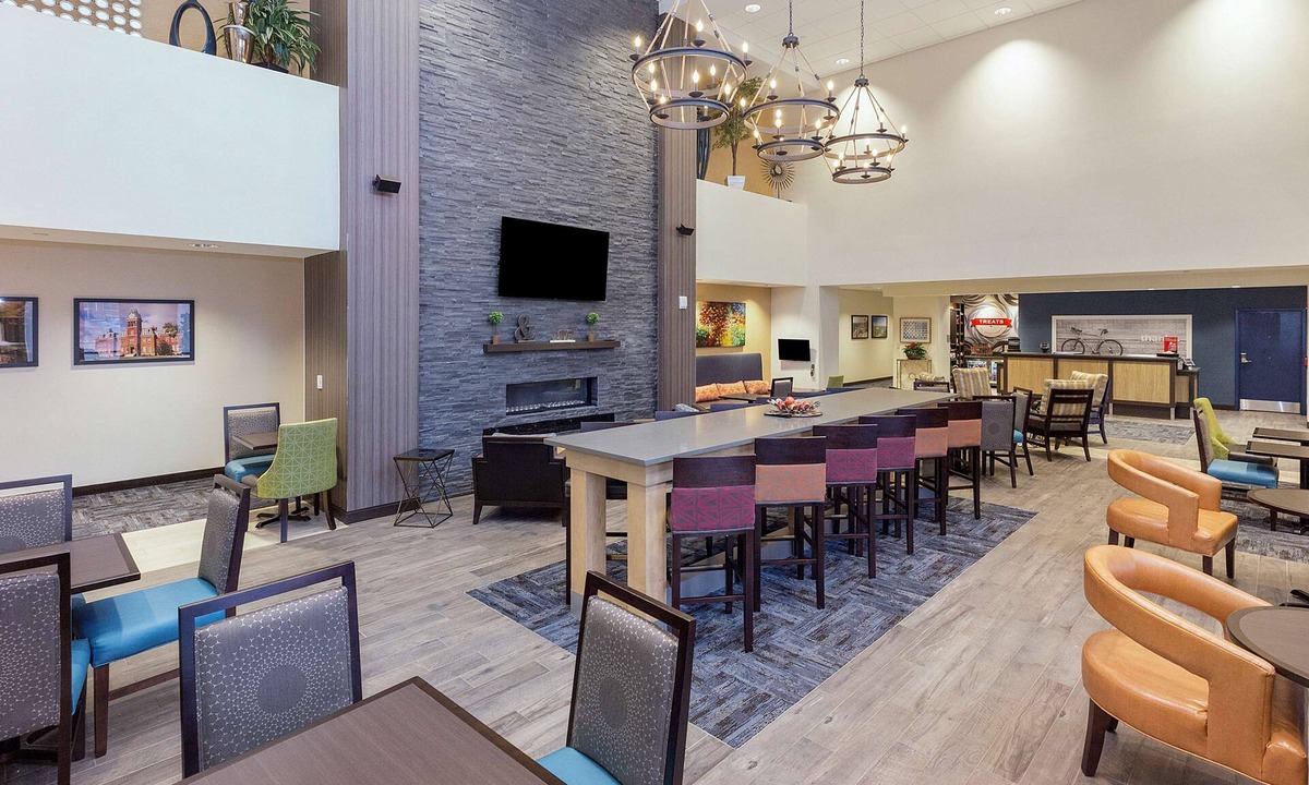 Granville Hotel | Hampton Inn & Suites Morgantown/University Town Centre