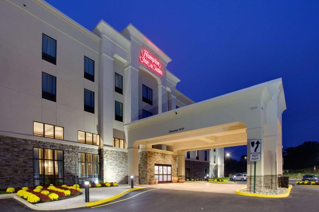 Trevose Hotel | Hampton Inn & Suites Philadelphia/Bensalem