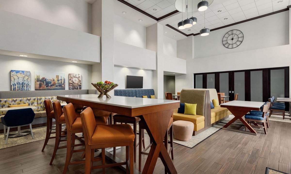 Bairdford Hotel | Hampton Inn & Suites Pittsburgh/Harmarville