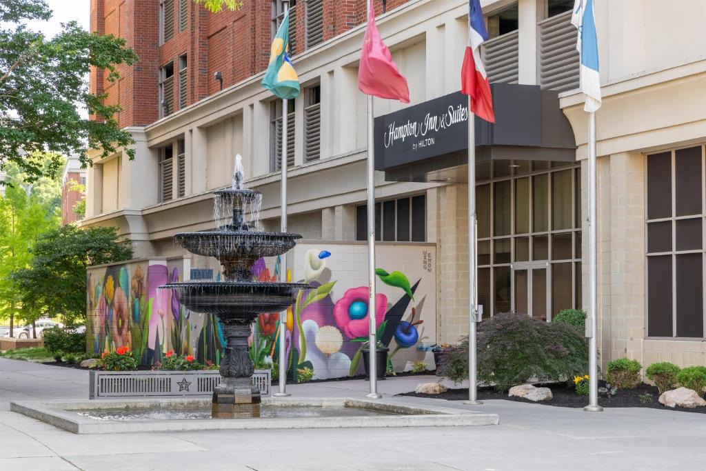 Roanoke Hotel | Hampton Inn & Suites - Roanoke-Downtown, VA
